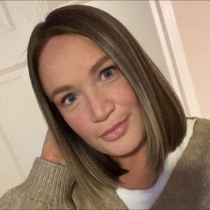 Meet your Posher, Lauren